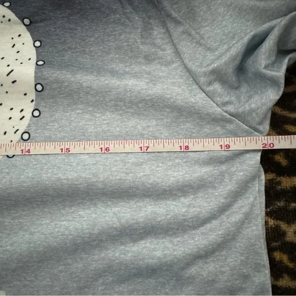 Grey Ombre Long Sleeve T-shirt Triple Heart Graphic - Size M - NWOT - Picture 5 of 5